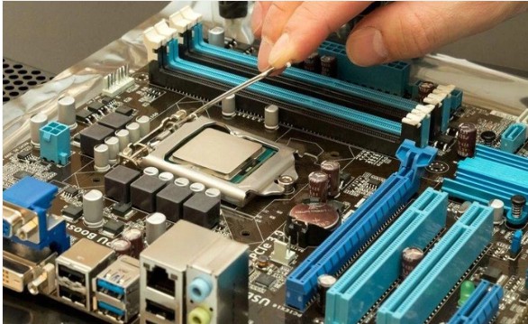 第六步:清理主板! 第六步:清理主板!