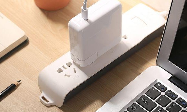 第一次使用筆記本電腦的 第一次使用筆記本電腦的