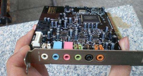 h-更換聲卡插槽 h-更換聲卡插槽