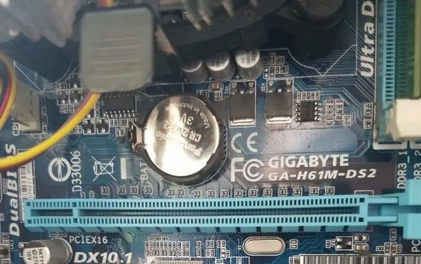 2-主板電池進行放電操作 2-主板電池進行放電操作